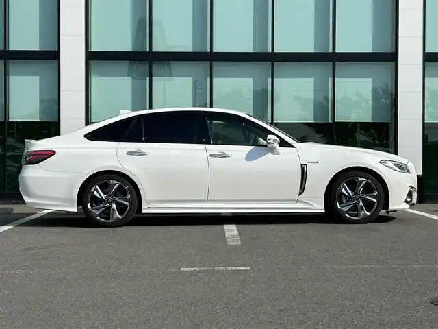 トヨタ クラウン ハイブリッド RS アドバンス 和歌山県 2018(平30)年 7.8万km ホワイトパールクリスタルシャイン 純正コネクトナビ/フルセグTV/(AM/FM/CD/DVD/USB/Bluetooth)/バックカメラ/プリクラッシュセーフティ/レーダークルコン/ブラインドスポットモニター/レーンキープアシスト/クリアランスソナー/ヘッドアップディスプレイ/パーキングサポート/ドラレコ/デジタルインナーミラー/ビルトインETC/エアーベンチレーション/ポジションメモリー/パワーシート/LEDヘッドライト/オートライト/オートマチックハイビーム/純正AW/プッシュスタート/スマートキー/純正マット