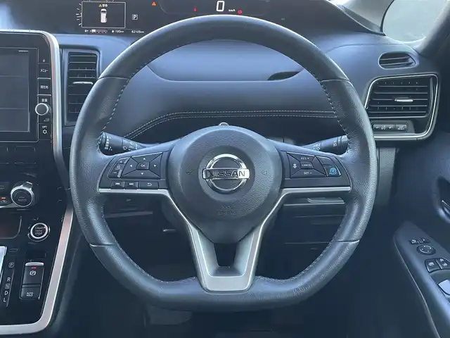 日産 セレナ ハイウェイスター プロパイロットED 静岡県 2016(平28)年 6.3万km マルーンレッド 2トーン 純正ナビ/純正フリップダウンモニター/・フルセグTV/・Bluetooth接続/・DVD再生/プロパイロット/エマージェンシーブレーキ/両側パワースライドドア/プッシュスタート/スマートキー/電動パーキングブレーキ/オートブレーキホールド/バックカメラ/ビルトインＥＴＣ/ＬＥＤオートライト