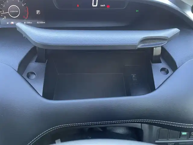 日産 セレナ ハイウェイスター プロパイロットED 静岡県 2016(平28)年 6.3万km マルーンレッド 2トーン 純正ナビ/純正フリップダウンモニター/・フルセグTV/・Bluetooth接続/・DVD再生/プロパイロット/エマージェンシーブレーキ/両側パワースライドドア/プッシュスタート/スマートキー/電動パーキングブレーキ/オートブレーキホールド/バックカメラ/ビルトインＥＴＣ/ＬＥＤオートライト