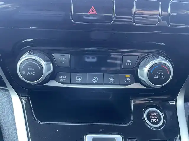 日産 セレナ ハイウェイスター プロパイロットED 静岡県 2016(平28)年 6.3万km マルーンレッド 2トーン 純正ナビ/純正フリップダウンモニター/・フルセグTV/・Bluetooth接続/・DVD再生/プロパイロット/エマージェンシーブレーキ/両側パワースライドドア/プッシュスタート/スマートキー/電動パーキングブレーキ/オートブレーキホールド/バックカメラ/ビルトインＥＴＣ/ＬＥＤオートライト