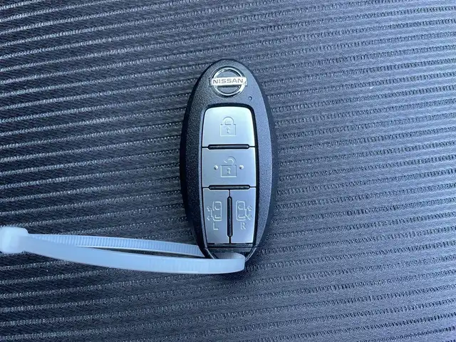 日産 セレナ ハイウェイスター プロパイロットED 静岡県 2016(平28)年 6.3万km マルーンレッド 2トーン 純正ナビ/純正フリップダウンモニター/・フルセグTV/・Bluetooth接続/・DVD再生/プロパイロット/エマージェンシーブレーキ/両側パワースライドドア/プッシュスタート/スマートキー/電動パーキングブレーキ/オートブレーキホールド/バックカメラ/ビルトインＥＴＣ/ＬＥＤオートライト