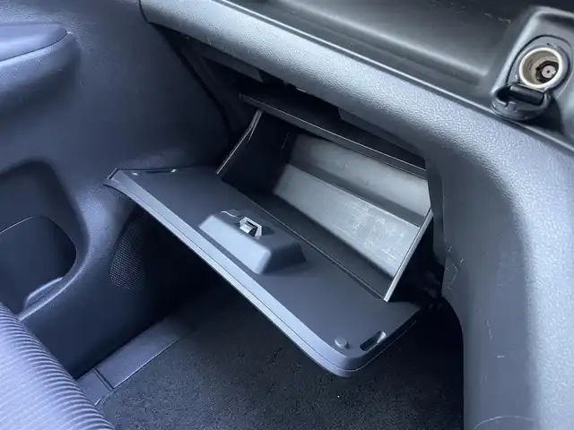 日産 セレナ ハイウェイスター プロパイロットED 静岡県 2016(平28)年 6.3万km マルーンレッド 2トーン 純正ナビ/純正フリップダウンモニター/・フルセグTV/・Bluetooth接続/・DVD再生/プロパイロット/エマージェンシーブレーキ/両側パワースライドドア/プッシュスタート/スマートキー/電動パーキングブレーキ/オートブレーキホールド/バックカメラ/ビルトインＥＴＣ/ＬＥＤオートライト