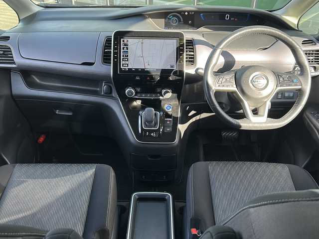 日産 セレナ 岐阜県 2020(令2)年 6.4万km ダイヤモンドブラック 登録時走行距離63984km/フリップダウンモニター/純正１０型ナビ/全方位カメラ/ステアリングヒーター/デジタルインナーミラー/シートヒーター/バックカメラ/プロパイロット/クルーズコントロール/両側パワースライドドア/禁煙車/純正アルミホイール/社外フロアマット/プッシュスタート/スマートキー/スペアキー/LEDヘッドライト/オートライト/フロントフォグランプ/アイドリングストップ