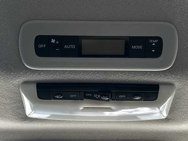 日産 セレナ 岐阜県 2020(令2)年 6.4万km ダイヤモンドブラック 登録時走行距離63984km/フリップダウンモニター/純正１０型ナビ/全方位カメラ/ステアリングヒーター/デジタルインナーミラー/シートヒーター/バックカメラ/プロパイロット/クルーズコントロール/両側パワースライドドア/禁煙車/純正アルミホイール/社外フロアマット/プッシュスタート/スマートキー/スペアキー/LEDヘッドライト/オートライト/フロントフォグランプ/アイドリングストップ