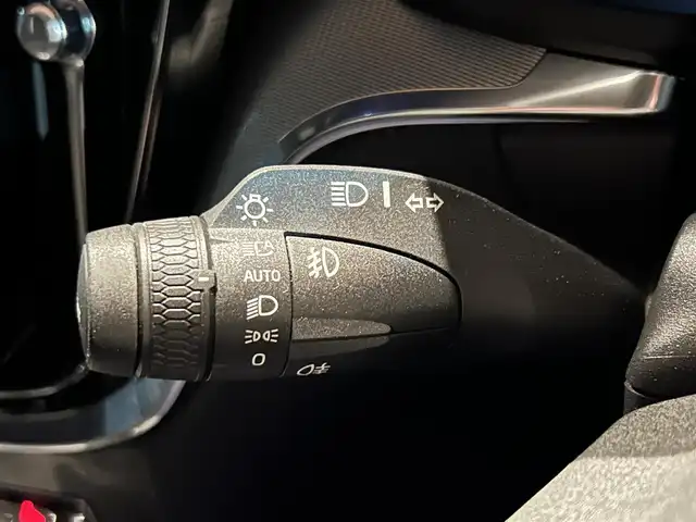 ボルボ Ｖ６０ B5 Rデザイン 岐阜県 2021(令3)年 4万km パール サンルーフ/harman/kardonサウンドシステム/City Safety衝突回避被害軽減ブレーキシステム/歩行者サイクリスト大型動物検知機能/インターセクションサポート右折時対向車検知機能/対向車対応機能/ステアリング・サポート衝突回避支援機能/オンカミングレーンミティゲーション対向車線衝突回避支援機能/レーンキーピングエイド/ドライバーアラートコントロール/ロードサインインフォメーション/ランオフロードミティゲーション道路逸脱回避支援機能/後車衝突回避支援機能付ブラインドスポットインフォメーションシステム/衝突回避被害軽減ブレーキ機能付CTA/被追突時警告機能静止時ブレーキ維持機能付/パイロットアシスト車線維持支援機能/全車速追従機能付ACCアダプティブクルーズコントロール/フルアクティブハイビーム/360°ビューカメラ/HDDナビゲーションシステム/　フル地上デジタルTV　Bluetooth/　Applecarplay　AndroidAuto
