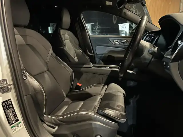 ボルボ Ｖ６０ B5 Rデザイン 岐阜県 2021(令3)年 4万km パール サンルーフ/harman/kardonサウンドシステム/City Safety衝突回避被害軽減ブレーキシステム/歩行者サイクリスト大型動物検知機能/インターセクションサポート右折時対向車検知機能/対向車対応機能/ステアリング・サポート衝突回避支援機能/オンカミングレーンミティゲーション対向車線衝突回避支援機能/レーンキーピングエイド/ドライバーアラートコントロール/ロードサインインフォメーション/ランオフロードミティゲーション道路逸脱回避支援機能/後車衝突回避支援機能付ブラインドスポットインフォメーションシステム/衝突回避被害軽減ブレーキ機能付CTA/被追突時警告機能静止時ブレーキ維持機能付/パイロットアシスト車線維持支援機能/全車速追従機能付ACCアダプティブクルーズコントロール/フルアクティブハイビーム/360°ビューカメラ/HDDナビゲーションシステム/　フル地上デジタルTV　Bluetooth/　Applecarplay　AndroidAuto