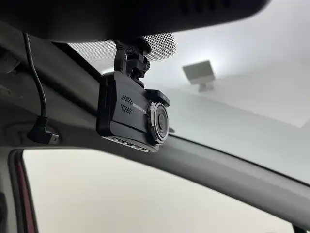 トヨタ シエンタ ハイブリッド ファンベースG 宮城県 2019(平31)年 1.8万km ブラックマイカ/センシュアルレッドマイカ 純正ナビ/全周囲カメラ　/両側電動スライドドア/シートヒーター/クルーズコントロール/クリアランスソナー/トヨタセーフティセンス/ＬＥＤヘッドランプ/フォグランプ/スマートキー/プッシュスタート/ビルトインETC/前後ドライブレコーダー/フルセグTV/Bluetooth/CD/DVD/革巻ステアリング/ルーフブラック/純正15インチアルミ/禁煙車