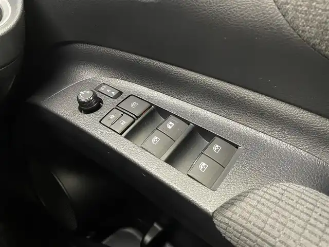 トヨタ シエンタ ハイブリッド ファンベースG 宮城県 2019(平31)年 1.8万km ブラックマイカ/センシュアルレッドマイカ 純正ナビ/全周囲カメラ　/両側電動スライドドア/シートヒーター/クルーズコントロール/クリアランスソナー/トヨタセーフティセンス/ＬＥＤヘッドランプ/フォグランプ/スマートキー/プッシュスタート/ビルトインETC/前後ドライブレコーダー/フルセグTV/Bluetooth/CD/DVD/革巻ステアリング/ルーフブラック/純正15インチアルミ/禁煙車