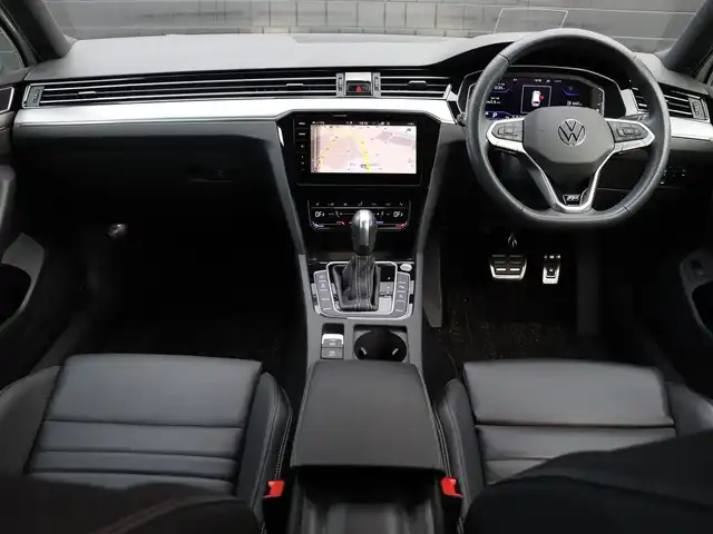 フォルクスワーゲン ＶＷ パサート ヴァリアント TDI Rライン 宮城県 2022(令4)年 1.4万km パール 純正ナビ【ＢＴ／フルセグＴＶ】/バーチャルコックピット　/ヘッドアップディスプレイ　/３６０°カメラ　/レザーシート　/パワーバックドア　/アダプティブクルーズコントロール　/フロントアシスト/レーンキープアシスト/レーンチェンジアシスト/ダイナミックライトアシスト/パーキングアシスト/アンビエントライト/パドルシフト　/マッサージ機能付き前席シートヒーター　/前席パワーシート/オートホールド/前後ドライブレコーダー/19インチRライン専用純正AW/LEDヘッドライト/ドアバイザー/禁煙車