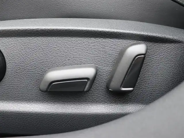 フォルクスワーゲン ＶＷ パサート ヴァリアント TDI Rライン 宮城県 2022(令4)年 1.4万km パール 純正ナビ【ＢＴ／フルセグＴＶ】/バーチャルコックピット　/ヘッドアップディスプレイ　/３６０°カメラ　/レザーシート　/パワーバックドア　/アダプティブクルーズコントロール　/フロントアシスト/レーンキープアシスト/レーンチェンジアシスト/ダイナミックライトアシスト/パーキングアシスト/アンビエントライト/パドルシフト　/マッサージ機能付き前席シートヒーター　/前席パワーシート/オートホールド/前後ドライブレコーダー/19インチRライン専用純正AW/LEDヘッドライト/ドアバイザー/禁煙車