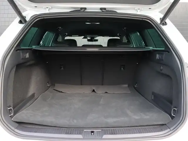 フォルクスワーゲン ＶＷ パサート ヴァリアント TDI Rライン 宮城県 2022(令4)年 1.4万km パール 純正ナビ【ＢＴ／フルセグＴＶ】/バーチャルコックピット　/ヘッドアップディスプレイ　/３６０°カメラ　/レザーシート　/パワーバックドア　/アダプティブクルーズコントロール　/フロントアシスト/レーンキープアシスト/レーンチェンジアシスト/ダイナミックライトアシスト/パーキングアシスト/アンビエントライト/パドルシフト　/マッサージ機能付き前席シートヒーター　/前席パワーシート/オートホールド/前後ドライブレコーダー/19インチRライン専用純正AW/LEDヘッドライト/ドアバイザー/禁煙車