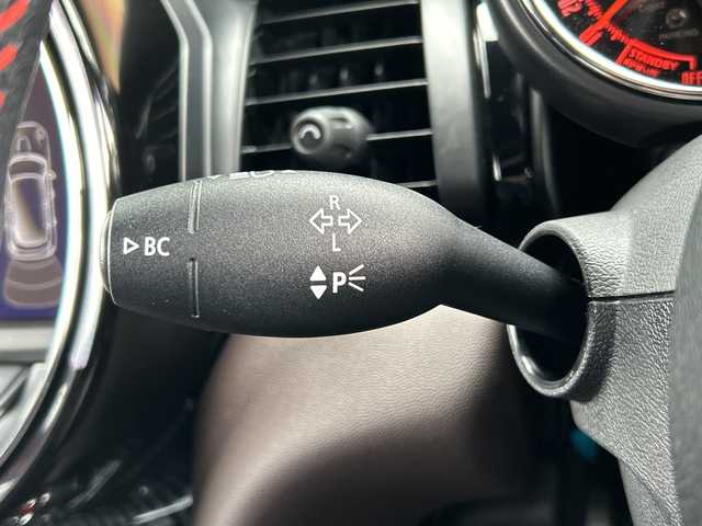 ＭＩＮＩ ミニ クーパー S 宮崎県 2015(平27)年 4.7万km ブレイジングレッドメタリック 純正HDDナビ/・Bluetooth/・ミュージックサーバー/・AUX/・AM/FM/・ハーマンカードンスピーカー/JCWパッケージ/・JCWステアリング/ペッパーパッケージ/・ライトパッケージ/・MINIエキサイトメントパッケージ/・ストレージコンパートメントパッケージ/・レンセンサー（自動ドライビングライト付き）/ヘッドアップディスプレイ/クルーズコントロール/（ハンドルはACCですがクルーズコントロールのみ）/ドライブレコーダー/コーナーセンサー/ブラウンハーフレザー/・DNシートヒーター/ETC/純正ヘッドライトなど積み込みあり