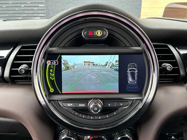 ＭＩＮＩ ミニ クーパー S 宮崎県 2015(平27)年 4.7万km ブレイジングレッドメタリック 純正HDDナビ/・Bluetooth/・ミュージックサーバー/・AUX/・AM/FM/・ハーマンカードンスピーカー/JCWパッケージ/・JCWステアリング/ペッパーパッケージ/・ライトパッケージ/・MINIエキサイトメントパッケージ/・ストレージコンパートメントパッケージ/・レンセンサー（自動ドライビングライト付き）/ヘッドアップディスプレイ/クルーズコントロール/（ハンドルはACCですがクルーズコントロールのみ）/ドライブレコーダー/コーナーセンサー/ブラウンハーフレザー/・DNシートヒーター/ETC/純正ヘッドライトなど積み込みあり