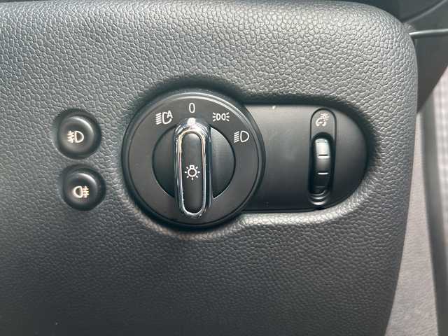 ＭＩＮＩ ミニ クーパー S 宮崎県 2015(平27)年 4.7万km ブレイジングレッドメタリック 純正HDDナビ/・Bluetooth/・ミュージックサーバー/・AUX/・AM/FM/・ハーマンカードンスピーカー/JCWパッケージ/・JCWステアリング/ペッパーパッケージ/・ライトパッケージ/・MINIエキサイトメントパッケージ/・ストレージコンパートメントパッケージ/・レンセンサー（自動ドライビングライト付き）/ヘッドアップディスプレイ/クルーズコントロール/（ハンドルはACCですがクルーズコントロールのみ）/ドライブレコーダー/コーナーセンサー/ブラウンハーフレザー/・DNシートヒーター/ETC/純正ヘッドライトなど積み込みあり