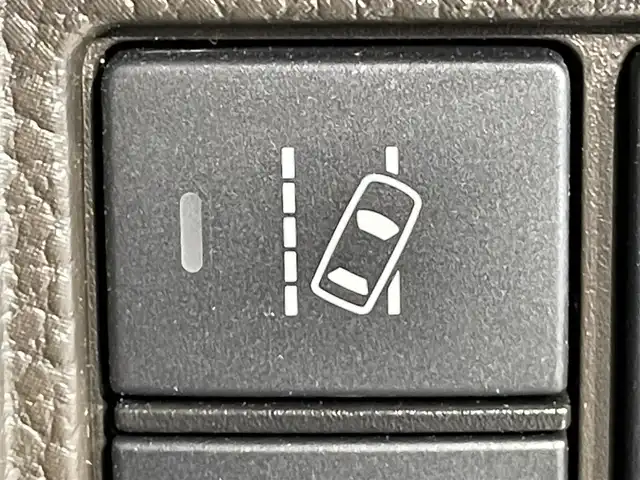 ホンダ Ｎ ＢＯＸ L コーディネートスタイル 愛知県 2022(令4)年 1.4万km プラチナホワイトパール 禁煙車両/純正ナビ/（CD/DVD/Bluetooth/フルセグTV)/バックカメラ/前席シートヒーター/両側パワースライドドア/衝突被害軽減ブレーキ（CMBS)/追従機能付きクルーズコントロール（ACC)/レーンキープアシスト/LEDヘッドライト/オートライト/オートマチックハイビーム/先行車発進告知/リアソナー/アイドリングストップ/電動パーキングブレーキ/オートブレーキホールド/シートバックテーブル/ドアバイザー/ステアリングリモコン/プッシュスタート/純正フロアマット