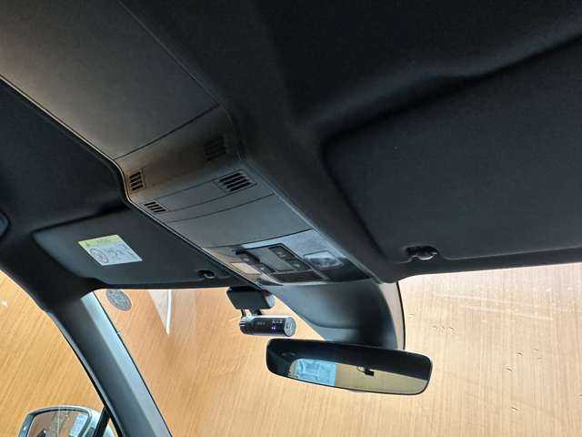 フォルクスワーゲン ティグアン TDI 4モーション Rライン 千葉県 2019(平31)年 1.8万km タングステンシルバーメタリック シートＰＫＧ/ＤＣＣパッケージ　/ＡＣＣ　/ナビ　/ＴＶ　/Ｂｌｕｅｔｏｏｔｈ接続　/ＣａｒＰｌａｙ　/３６０°電動シート　/シートヒーター　/電動リアゲート　/パーキングアシスト　/衝突軽減Ｂ　/ＢＳＭ　/ＬＫＡ