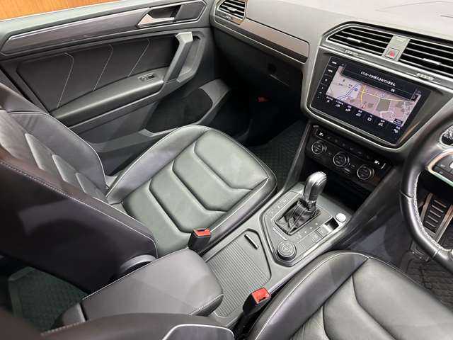 フォルクスワーゲン ティグアン TDI 4モーション Rライン 千葉県 2019(平31)年 1.8万km タングステンシルバーメタリック シートＰＫＧ/ＤＣＣパッケージ　/ＡＣＣ　/ナビ　/ＴＶ　/Ｂｌｕｅｔｏｏｔｈ接続　/ＣａｒＰｌａｙ　/３６０°電動シート　/シートヒーター　/電動リアゲート　/パーキングアシスト　/衝突軽減Ｂ　/ＢＳＭ　/ＬＫＡ