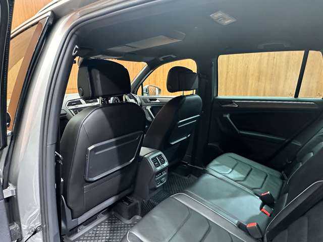 フォルクスワーゲン ティグアン TDI 4モーション Rライン 千葉県 2019(平31)年 1.8万km タングステンシルバーメタリック シートＰＫＧ/ＤＣＣパッケージ　/ＡＣＣ　/ナビ　/ＴＶ　/Ｂｌｕｅｔｏｏｔｈ接続　/ＣａｒＰｌａｙ　/３６０°電動シート　/シートヒーター　/電動リアゲート　/パーキングアシスト　/衝突軽減Ｂ　/ＢＳＭ　/ＬＫＡ
