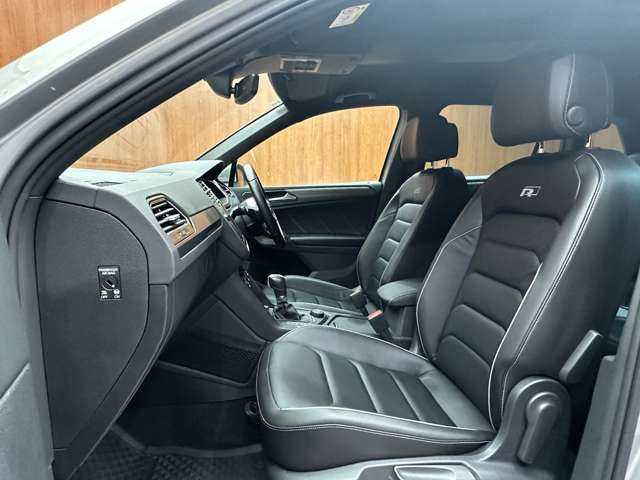 フォルクスワーゲン ティグアン TDI 4モーション Rライン 千葉県 2019(平31)年 1.8万km タングステンシルバーメタリック シートＰＫＧ/ＤＣＣパッケージ　/ＡＣＣ　/ナビ　/ＴＶ　/Ｂｌｕｅｔｏｏｔｈ接続　/ＣａｒＰｌａｙ　/３６０°電動シート　/シートヒーター　/電動リアゲート　/パーキングアシスト　/衝突軽減Ｂ　/ＢＳＭ　/ＬＫＡ