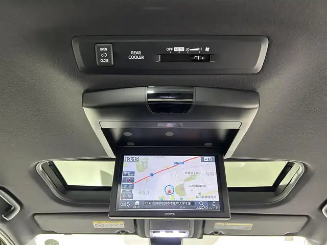 トヨタ ヴォクシー ZS 佐賀県 2017(平29)年 7.7万km ホワイトパールクリスタルシャイン アルパイン１１インチナビ【EX112】/（フルセグTV/CD/DVD/BT/SAM/FM）/ツインムーンルーフ/アルパイン１０．１インチ後席モニター/バックカメラ/クルーズコントロール/両側パワースライドドア/衝突軽減システム/レーンキープアシスト/純正アルミホイール/純正フロアマット/純正ＬＥＤヘッドライト/オートライト/ETC/横滑り防止装置/盗難防止装置