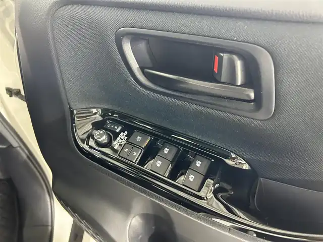 トヨタ ヴォクシー ZS 佐賀県 2017(平29)年 7.7万km ホワイトパールクリスタルシャイン アルパイン１１インチナビ【EX112】/（フルセグTV/CD/DVD/BT/SAM/FM）/ツインムーンルーフ/アルパイン１０．１インチ後席モニター/バックカメラ/クルーズコントロール/両側パワースライドドア/衝突軽減システム/レーンキープアシスト/純正アルミホイール/純正フロアマット/純正ＬＥＤヘッドライト/オートライト/ETC/横滑り防止装置/盗難防止装置