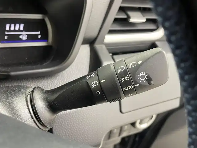 トヨタ ルーミー カスタムG S 大分県 2017(平29)年 4.3万km レーザーブルークリスタルシャイン 純正ナビ/フルセグ/CD/Bluetooth/バックカメラ/トヨタセーフティーセンス/両側パワースライドドア/ビルトインETC/オートLEDライト/リアサンシェイド/ピクニックテーブル/前方ドライブレコーダー/純正16インチAW/純正ドアバイザー/純正フロアマット/スマートキー
