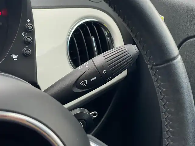 フィアット ５００ スカッコ 山梨県 2016(平28)年 1.2万km ボサノバホワイト 200台限定 /ガラスルーフ /メモリナビ /Beats/後付メモリナビ/フルセグ/ＣＤ/ＤＶＤ/ＢＴ/ビーツサウンド/純正１５ＡＷ/ステアリングＳ/ＡＡＣ/ＵＳＢ/ＨＩＤヘッドライト/コーナーセンサー