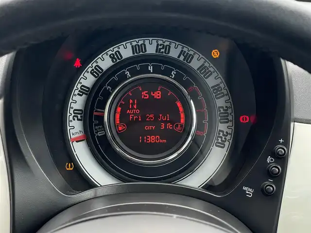 フィアット ５００ スカッコ 山梨県 2016(平28)年 1.2万km ボサノバホワイト 200台限定 /ガラスルーフ /メモリナビ /Beats/後付メモリナビ/フルセグ/ＣＤ/ＤＶＤ/ＢＴ/ビーツサウンド/純正１５ＡＷ/ステアリングＳ/ＡＡＣ/ＵＳＢ/ＨＩＤヘッドライト/コーナーセンサー
