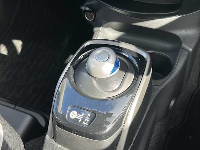 日産 ノート e－パワー X Vセレクション 沖縄県 2020(令2)年 5.6万km シャイニングブルー 純正オプションナビ/フルセグＴＶ/オーディオ（Ｂｌｕｅｔｏｏｔｈ、ＤＶＤ、ＣＤ、ＳＤ）/ＥＴＣ/ウィンカーミラー/インテリジェントミラー/スマートキー/ＬＥＤヘッドライト/衝突被害軽減ブレーキ/コーナーセンサー