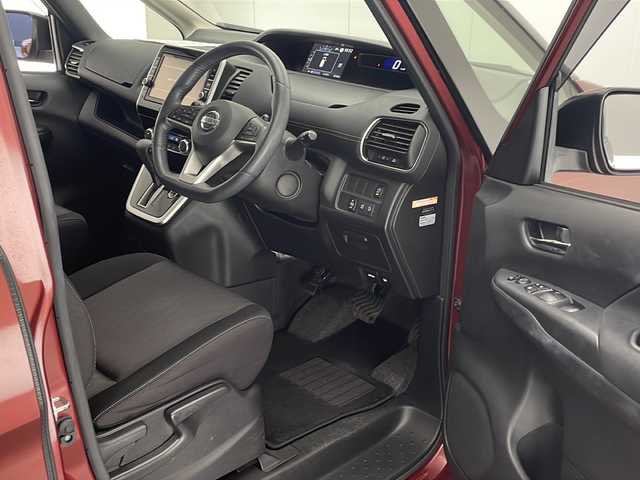 日産 セレナ ハイウェイスターVセレクションⅡ 宮崎県 2019(平31)年 4.4万km マルーンレッド 2トーン エマ―ジェンシーブレーキ/LDW（車線逸脱警報）/クリアランスソナー/オートマチックハイビーム/インテリジェントパーキングアシスト/純正9インチSDナビ/フルセグTV/CD/DVD/Bluetooth/アラウンドビューモニター/純正後席フリップダウンモニター/両側パワースライドドア/ハンズフリーオートスライドドア/クルーズコントロール/LEDヘッドライト/ビルトインETC/純正16インチAW/純正ナビ一体型ドライブレコーダー（DJ4-D）/アイドリングストップ/保証書/取扱説明書