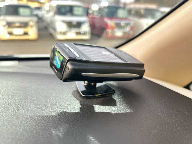 トヨタ ヴェルファイア 2．4V 愛媛県 2010(平22)年 9.6万km ホワイトパールクリスタルシャイン フリップダウンモニター/純正ナビ（NHZN-W60G）/・Bluetooth/・CD/DVD/フルセグTV/バックカメラ/ETC/両側パワースライドドア/ステアリングスイッチ/オートライト/オートマチックハイビーム/コーナセンサー/リモコンキー/スペアキー/保証書/取扱説明書