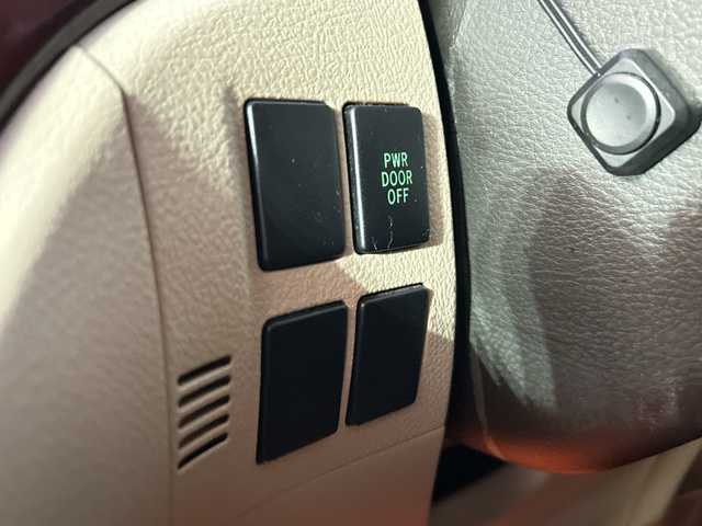 トヨタ ヴェルファイア 2．4V 愛媛県 2010(平22)年 9.6万km ホワイトパールクリスタルシャイン フリップダウンモニター/純正ナビ（NHZN-W60G）/・Bluetooth/・CD/DVD/フルセグTV/バックカメラ/ETC/両側パワースライドドア/ステアリングスイッチ/オートライト/オートマチックハイビーム/コーナセンサー/リモコンキー/スペアキー/保証書/取扱説明書