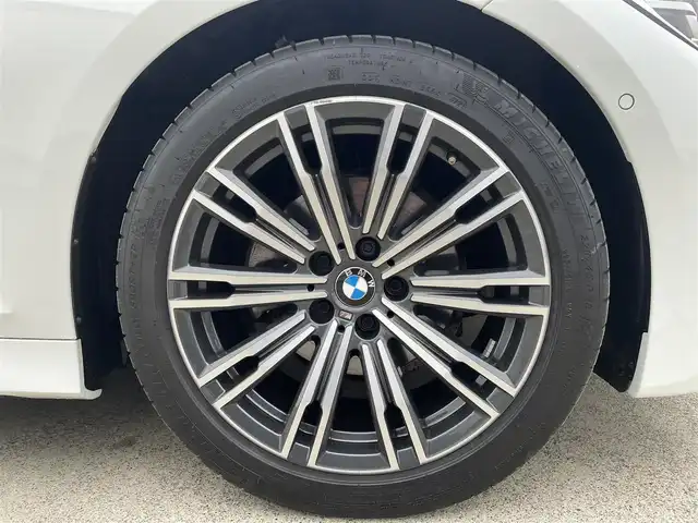 ＢＭＷ ３２０ｄ xDrive ツーリング Mスポーツ 東京都 2022(令4)年 2.1万km アルピンホワイトⅢ ワンオーナー/インテリジェントセーフティ/（レーンキープ/衝突警告/ステアリングサポート/パーキングアシスト）/ハーフレザーシート/シートヒーター/パワーシート（メモリー付）/電動格納ミラー/電動リアゲート/前後ドライブレコーダー/ETC2.0/バックカメラ/Bluetooth接続/AppleCarPlay/スタビリティコントロール/純正オーディオ/純正ナビ/純正18インチアルミホイール/運転モード切替/アンビエントライト/アダプティブクルーズコントロール/後席エアコン/アイドリングストップ