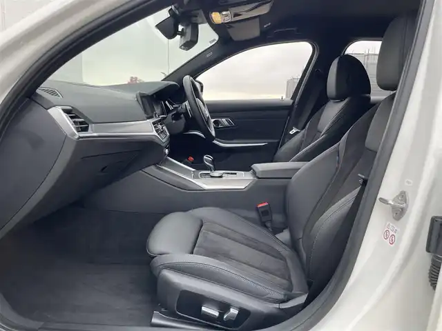 ＢＭＷ ３２０ｄ xDrive ツーリング Mスポーツ 東京都 2022(令4)年 2.1万km アルピンホワイトⅢ ワンオーナー/インテリジェントセーフティ/（レーンキープ/衝突警告/ステアリングサポート/パーキングアシスト）/ハーフレザーシート/シートヒーター/パワーシート（メモリー付）/電動格納ミラー/電動リアゲート/前後ドライブレコーダー/ETC2.0/バックカメラ/Bluetooth接続/AppleCarPlay/スタビリティコントロール/純正オーディオ/純正ナビ/純正18インチアルミホイール/運転モード切替/アンビエントライト/アダプティブクルーズコントロール/後席エアコン/アイドリングストップ
