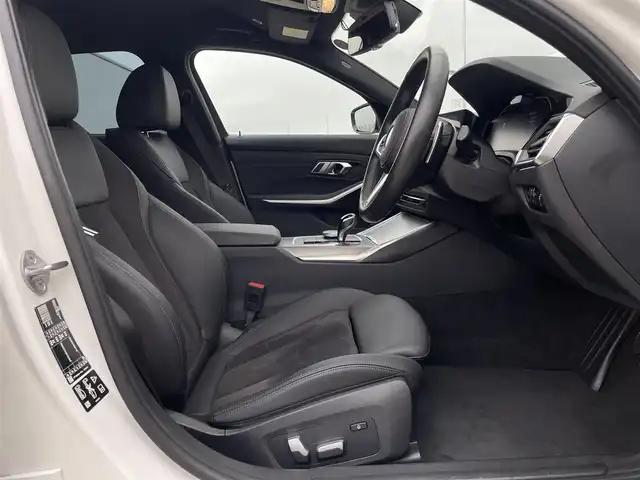 ＢＭＷ ３２０ｄ xDrive ツーリング Mスポーツ 東京都 2022(令4)年 2.1万km アルピンホワイトⅢ ワンオーナー/インテリジェントセーフティ/（レーンキープ/衝突警告/ステアリングサポート/パーキングアシスト）/ハーフレザーシート/シートヒーター/パワーシート（メモリー付）/電動格納ミラー/電動リアゲート/前後ドライブレコーダー/ETC2.0/バックカメラ/Bluetooth接続/AppleCarPlay/スタビリティコントロール/純正オーディオ/純正ナビ/純正18インチアルミホイール/運転モード切替/アンビエントライト/アダプティブクルーズコントロール/後席エアコン/アイドリングストップ