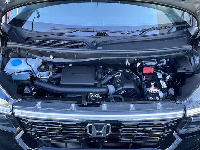 ホンダ Ｎ ＢＯＸ カスタム 山口県 2025(令7)年 0.5万km クリスタルブラックパール 純正8インチホンダコネクトナビ/・フルセグテレビ/・Bluetooth/・AM/FM/USB/バックカメラ/両側パワースライドドア/ETC/ドライブレコーダー/ホンダセンシング/・衝突軽減ブレーキ/・誤発進抑制機能/・アダプティブクルーズコントロール/・車線維持支援システム/・路外逸脱抑制機能/・標識認識機能/・オートハイビーム/・コーナーセンサー/純正フロアマット/電動パーキング/純正LEDヘッドライト/純正14インチAW