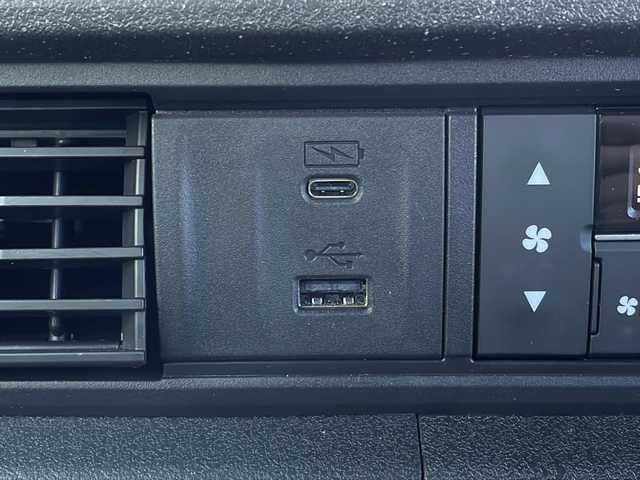 ホンダ Ｎ ＢＯＸ カスタム 山口県 2025(令7)年 0.5万km クリスタルブラックパール 純正8インチホンダコネクトナビ/・フルセグテレビ/・Bluetooth/・AM/FM/USB/バックカメラ/両側パワースライドドア/ETC/ドライブレコーダー/ホンダセンシング/・衝突軽減ブレーキ/・誤発進抑制機能/・アダプティブクルーズコントロール/・車線維持支援システム/・路外逸脱抑制機能/・標識認識機能/・オートハイビーム/・コーナーセンサー/純正フロアマット/電動パーキング/純正LEDヘッドライト/純正14インチAW