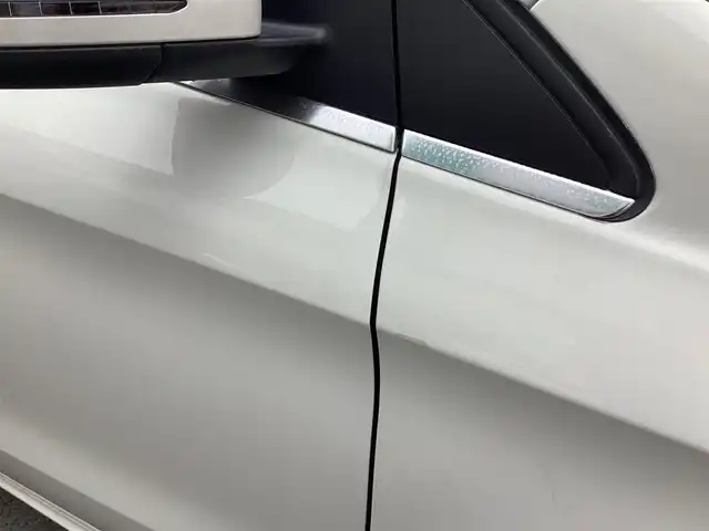 メルセデス・ベンツ Ｂ１８０ 鹿児島県 2017(平29)年 3.6万km カルサイトホワイト 法人ワンオーナー/純正ナビ/TV/Bluetooth/AppleCarPlay/AndroidAuto/ビルトインETC/レーダーセーフティパッケージ/・ブラインドスポットアシスト/・ディストロニックプラス/・レーンキーピングアシスト/・PRE-SAFE/アダプティブハイビームアシスト/パークトロニック/キーレスゴー/シートヒーター(運転席/助手席)/LEDヘッドライト/リヤフォグランプ/クルーズコントロール/パドルシフト/アイドリングSTOP/革巻きステアリング/スマートキー×2本/取説&保証書有り/H30/R1/2/3/4/5/6/7年 ディーラー記録簿有り/