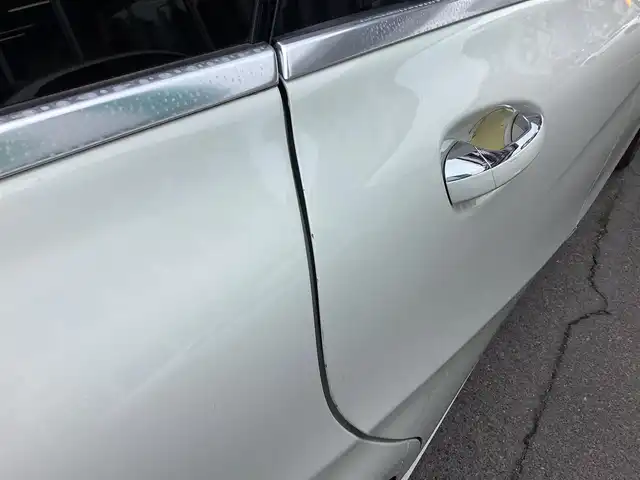 メルセデス・ベンツ Ｂ１８０ 鹿児島県 2017(平29)年 3.6万km カルサイトホワイト 法人ワンオーナー/純正ナビ/TV/Bluetooth/AppleCarPlay/AndroidAuto/ビルトインETC/レーダーセーフティパッケージ/・ブラインドスポットアシスト/・ディストロニックプラス/・レーンキーピングアシスト/・PRE-SAFE/アダプティブハイビームアシスト/パークトロニック/キーレスゴー/シートヒーター(運転席/助手席)/LEDヘッドライト/リヤフォグランプ/クルーズコントロール/パドルシフト/アイドリングSTOP/革巻きステアリング/スマートキー×2本/取説&保証書有り/H30/R1/2/3/4/5/6/7年 ディーラー記録簿有り/