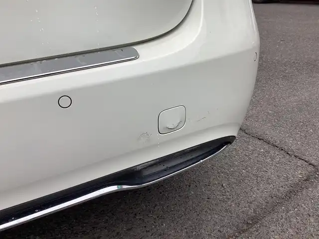 メルセデス・ベンツ Ｂ１８０ 鹿児島県 2017(平29)年 3.6万km カルサイトホワイト 法人ワンオーナー/純正ナビ/TV/Bluetooth/AppleCarPlay/AndroidAuto/ビルトインETC/レーダーセーフティパッケージ/・ブラインドスポットアシスト/・ディストロニックプラス/・レーンキーピングアシスト/・PRE-SAFE/アダプティブハイビームアシスト/パークトロニック/キーレスゴー/シートヒーター(運転席/助手席)/LEDヘッドライト/リヤフォグランプ/クルーズコントロール/パドルシフト/アイドリングSTOP/革巻きステアリング/スマートキー×2本/取説&保証書有り/H30/R1/2/3/4/5/6/7年 ディーラー記録簿有り/