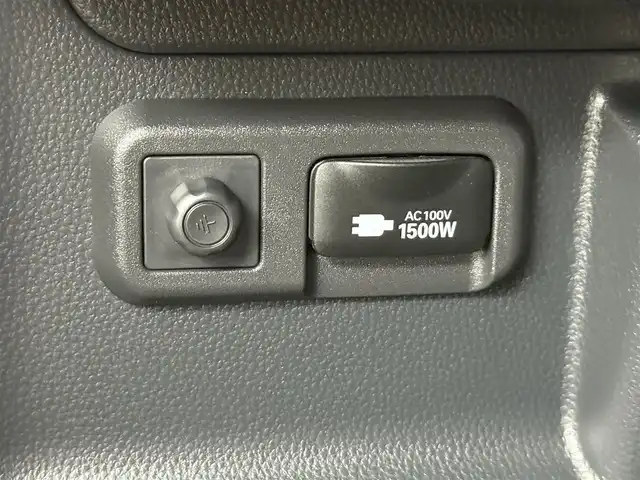 トヨタ ヴォクシー ハイブリッド S－Z 愛知県 2023(令5)年 2.9万km アティチュードブラックマイカ 純正ディスプレイオーディオ/フルセグTV/Bluetooth接続/DVD/CD/AM/FM/USB/トヨタセーフティセンス/プリクラッシュセーフティ/レーントレーシングアシスト/レーダークルーズコントロール/アダプティブクルーズコントロール/リアオートエアコン/ハーフレザーシート/シートヒーター/電動パワーバックドア/バックカメラ/コーナーセンサー/LEDヘッドライト/オートライト/純正17インチアルミホイール/ビルトインETC2.0/スマートキー