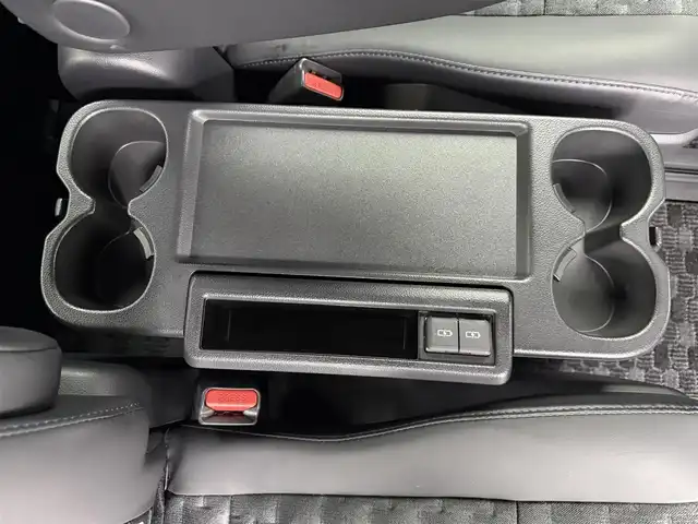 トヨタ ヴォクシー ハイブリッド S－Z 愛知県 2023(令5)年 2.9万km アティチュードブラックマイカ 純正ディスプレイオーディオ/フルセグTV/Bluetooth接続/DVD/CD/AM/FM/USB/トヨタセーフティセンス/プリクラッシュセーフティ/レーントレーシングアシスト/レーダークルーズコントロール/アダプティブクルーズコントロール/リアオートエアコン/ハーフレザーシート/シートヒーター/電動パワーバックドア/バックカメラ/コーナーセンサー/LEDヘッドライト/オートライト/純正17インチアルミホイール/ビルトインETC2.0/スマートキー