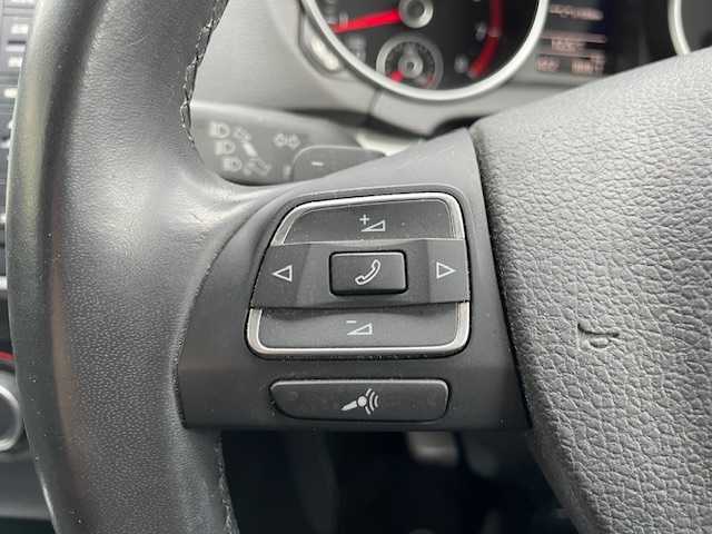 フォルクスワーゲン ゴルフ TSI コンフォートL マイスター 神奈川県 2013(平25)年 7.7万km 白 純正SDナビ/フルセグテレビ/バックカメラ/ドアバイザー/ETC/純正フロアマット/純正アルミホイール/フォグランプ/ドライブレコーダー（前後）/パドルシフト/取扱説明書/スペアキー