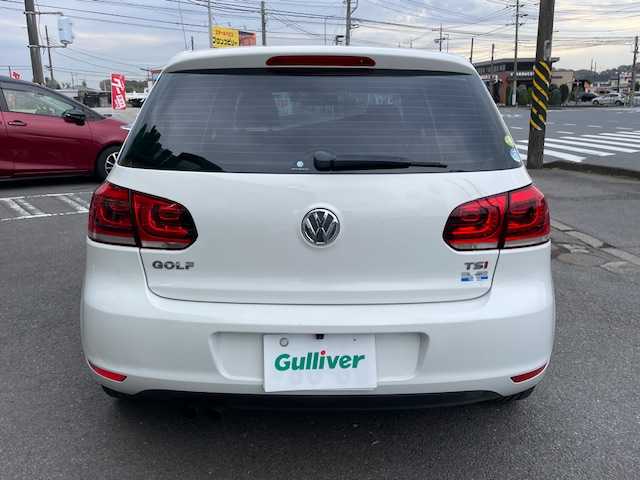 フォルクスワーゲン ゴルフ TSI コンフォートL マイスター 神奈川県 2013(平25)年 7.7万km 白 純正SDナビ/フルセグテレビ/バックカメラ/ドアバイザー/ETC/純正フロアマット/純正アルミホイール/フォグランプ/ドライブレコーダー（前後）/パドルシフト/取扱説明書/スペアキー