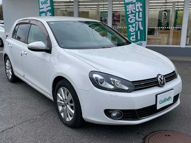 フォルクスワーゲン ゴルフ TSI コンフォートL マイスター 神奈川県 2013(平25)年 7.7万km 白 純正SDナビ/フルセグテレビ/バックカメラ/ドアバイザー/ETC/純正フロアマット/純正アルミホイール/フォグランプ/ドライブレコーダー（前後）/パドルシフト/取扱説明書/スペアキー