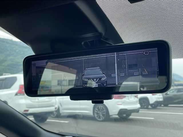 日産 ノート e－パワー ニスモ 大阪府 2018(平30)年 5.4万km ブリリアントホワイトパール 純正ＳＤナビ／Ｂｌｕｅｔｏｏｔｈ／フルセグＴＶ／ＣＤ／ＤＶＤ／ＢＤ再生機能有／ＥＴＣ／エマージェンシーブレーキ／コーナーセンサー／電子ミラー／ステアリングリモコン／スペアキー／純正アルミホイール