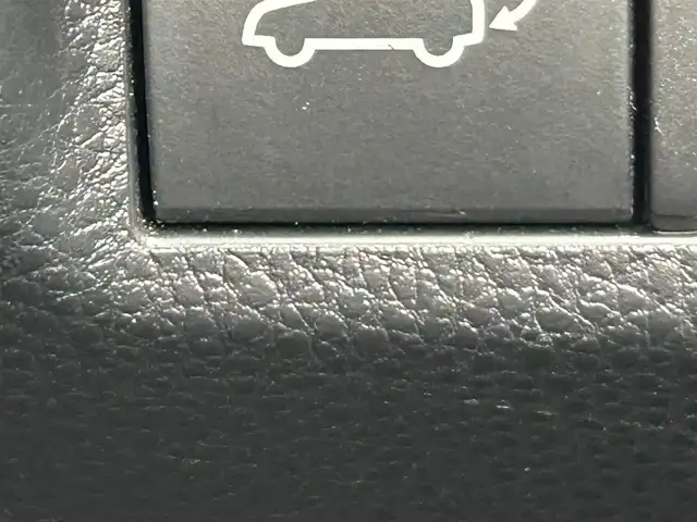 トヨタ ＲＡＶ４ アドベンチャー 大阪府 2020(令2)年 5.4万km アッシュグレーメタリック/アーバンカーキ 純正９インチナビ/   フルセグTV/Bluetooth/USB/全方位モニター/衝突軽減ブレーキ/横滑り防止装置/コーナセンサー/ＢＳＭ/前席シートヒーター/スマートルームミラー/レーダークルーズコントロール/レーンキープアシスト/ステアリングスイッチ/運転席パワーシート/ステアリングヒーター/オートマチックハイビーム/ルーフレール/純正19インチアルミホイール/純正フロアマット/プッシュスタート/スマートキー/ＥＴＣ/ＬＥＤライト/禁煙車