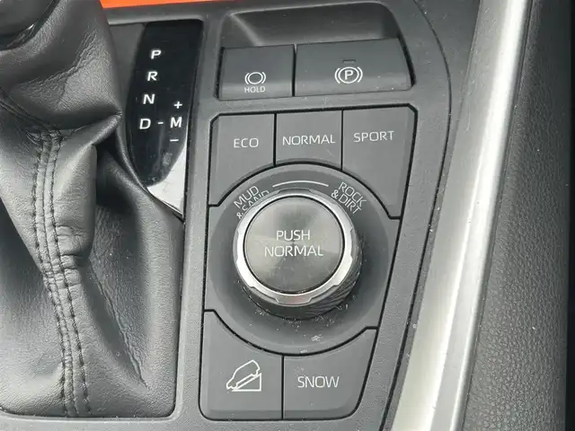 トヨタ ＲＡＶ４ アドベンチャー 大阪府 2020(令2)年 5.4万km アッシュグレーメタリック/アーバンカーキ 純正９インチナビ/   フルセグTV/Bluetooth/USB/全方位モニター/衝突軽減ブレーキ/横滑り防止装置/コーナセンサー/ＢＳＭ/前席シートヒーター/スマートルームミラー/レーダークルーズコントロール/レーンキープアシスト/ステアリングスイッチ/運転席パワーシート/ステアリングヒーター/オートマチックハイビーム/ルーフレール/純正19インチアルミホイール/純正フロアマット/プッシュスタート/スマートキー/ＥＴＣ/ＬＥＤライト/禁煙車