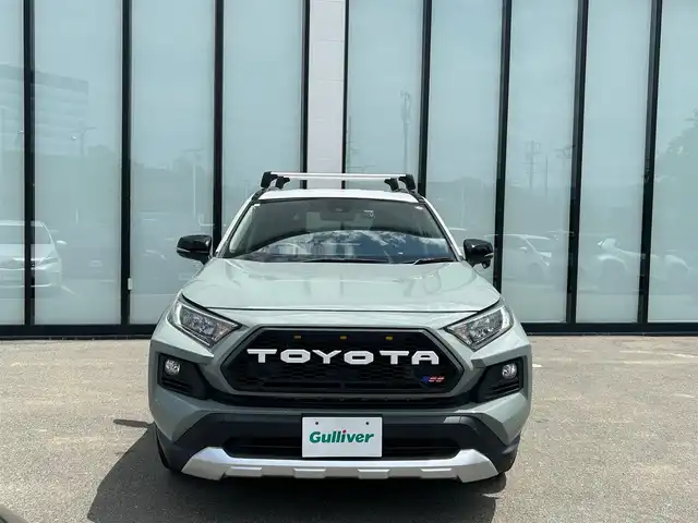 トヨタ ＲＡＶ４ アドベンチャー 大阪府 2020(令2)年 5.4万km アッシュグレーメタリック/アーバンカーキ 純正９インチナビ/   フルセグTV/Bluetooth/USB/全方位モニター/衝突軽減ブレーキ/横滑り防止装置/コーナセンサー/ＢＳＭ/前席シートヒーター/スマートルームミラー/レーダークルーズコントロール/レーンキープアシスト/ステアリングスイッチ/運転席パワーシート/ステアリングヒーター/オートマチックハイビーム/ルーフレール/純正19インチアルミホイール/純正フロアマット/プッシュスタート/スマートキー/ＥＴＣ/ＬＥＤライト/禁煙車