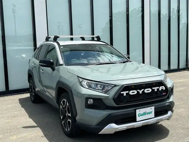 トヨタ ＲＡＶ４ アドベンチャー 大阪府 2020(令2)年 5.4万km アッシュグレーメタリック/アーバンカーキ 純正９インチナビ/   フルセグTV/Bluetooth/USB/全方位モニター/衝突軽減ブレーキ/横滑り防止装置/コーナセンサー/ＢＳＭ/前席シートヒーター/スマートルームミラー/レーダークルーズコントロール/レーンキープアシスト/ステアリングスイッチ/運転席パワーシート/ステアリングヒーター/オートマチックハイビーム/ルーフレール/純正19インチアルミホイール/純正フロアマット/プッシュスタート/スマートキー/ＥＴＣ/ＬＥＤライト/禁煙車